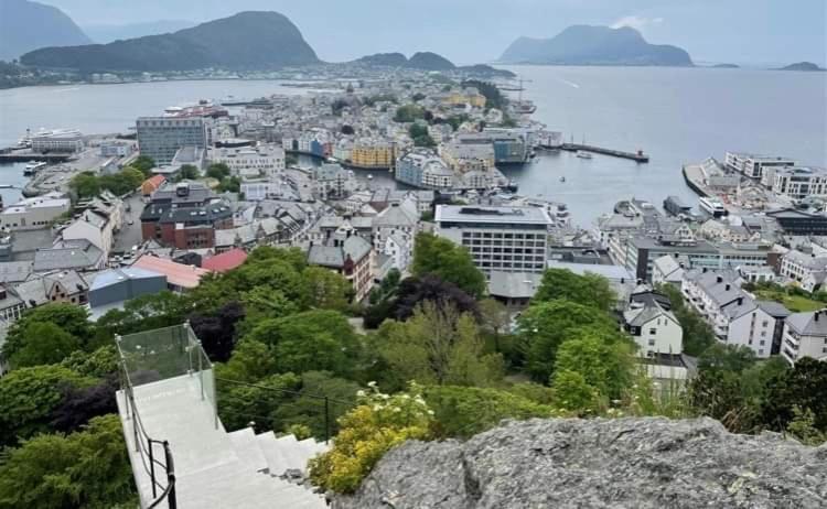 Koselig Garasjeloft! Apartman Langevag Kültér fotó