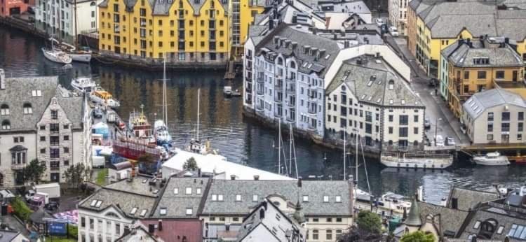 Koselig Garasjeloft! Apartman Langevag Kültér fotó