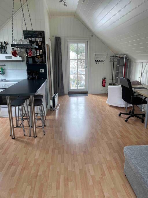 Koselig Garasjeloft! Apartman Langevag Kültér fotó