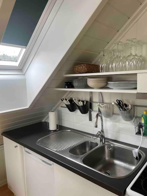Koselig Garasjeloft! Apartman Langevag Kültér fotó