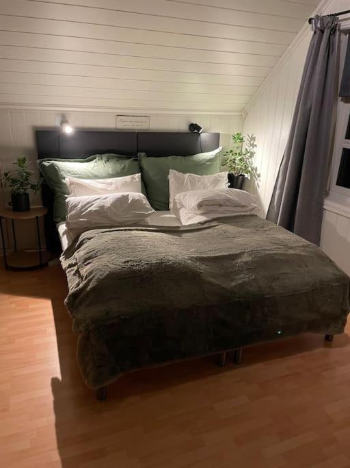 Koselig Garasjeloft! Apartman Langevag Kültér fotó
