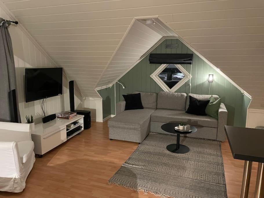 Koselig Garasjeloft! Apartman Langevag Kültér fotó